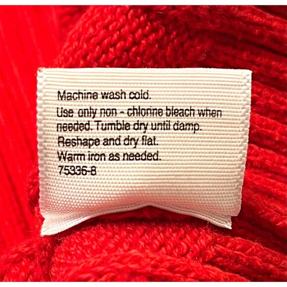 Red V-Neck Cable Knit Women's Sweater - Picture 10 of 10